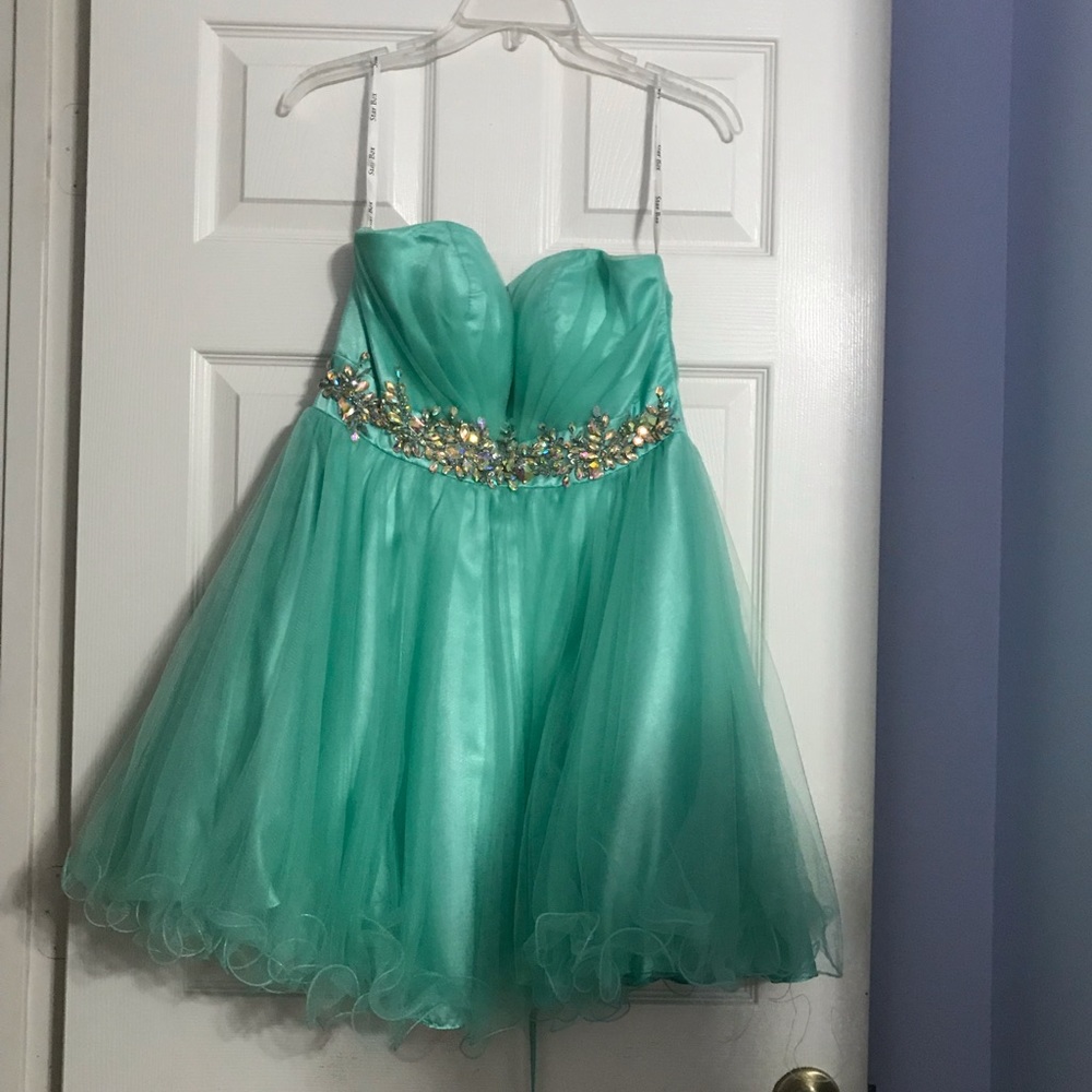 nice blue/green dress, perfect for homecoming
